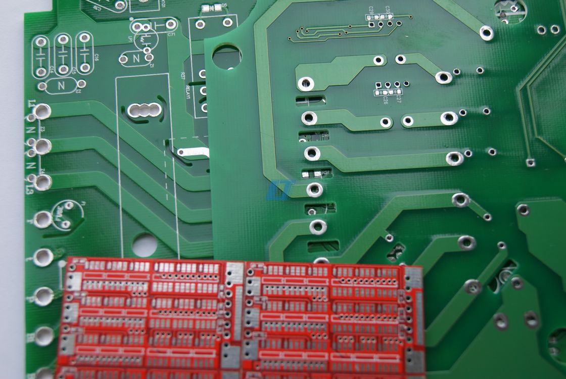 Υψηλό ρεύμα βαρύ χαλκό PCB με κόκκινη μάσκα έλξης για το πίνακα ελέγχου αεροσκαφών μοντέλου